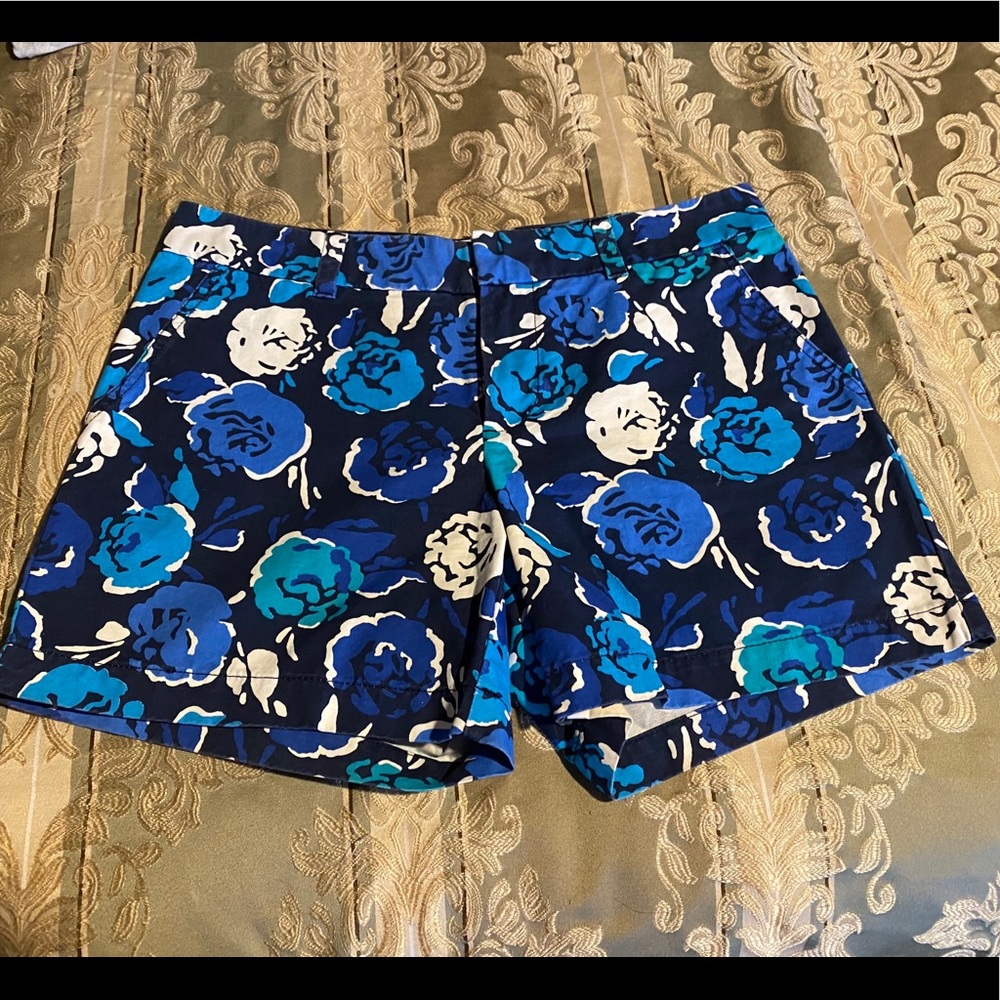 Shorts by Tommy Hilfiger, size 6